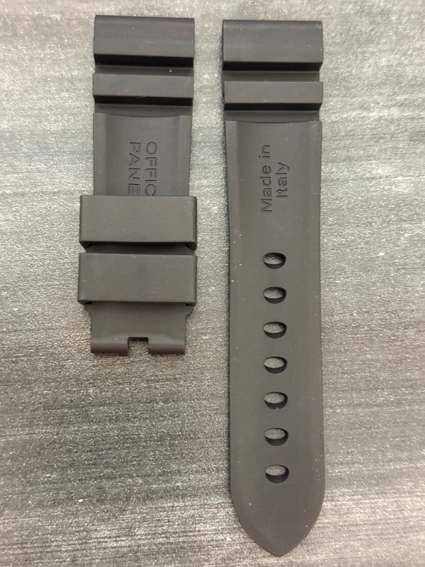 Panerai 24MM Black Rubber Accordion Tang Strap (24/22MM)