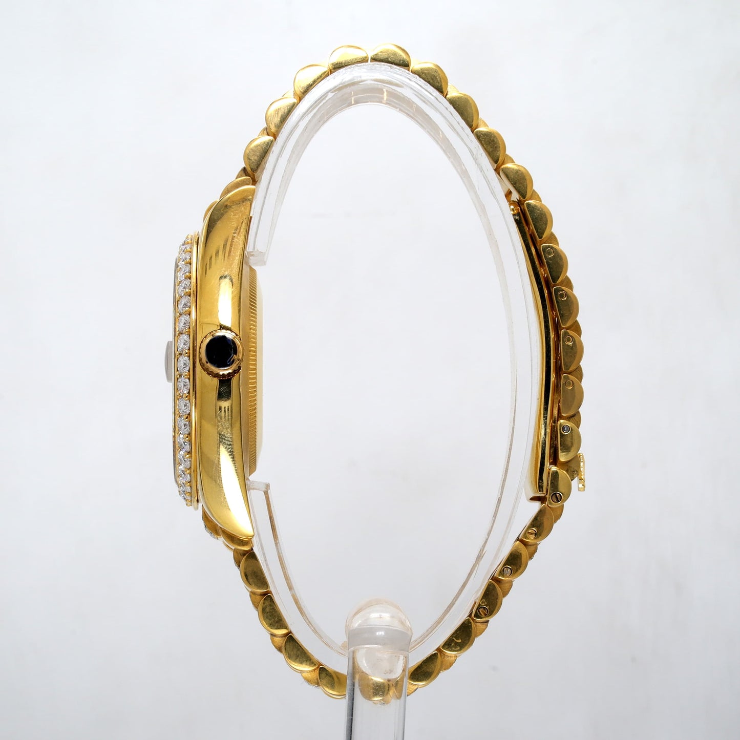 Yellow gold rollie with mutlicolor dial